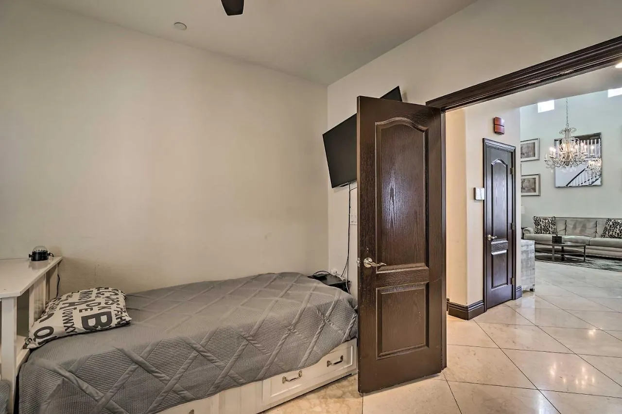 Las Vegas Home With Pool And Hot Tub, 9 Mi To Strip! Las Vegas