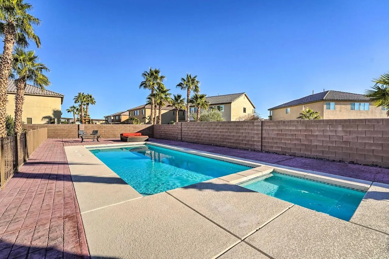 Holiday home Las Vegas Home With Pool And Hot Tub, 9 Mi To Strip!
